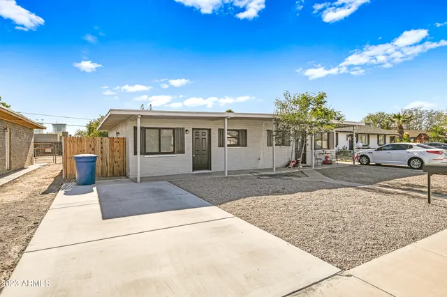 a view of a house with entertaining space