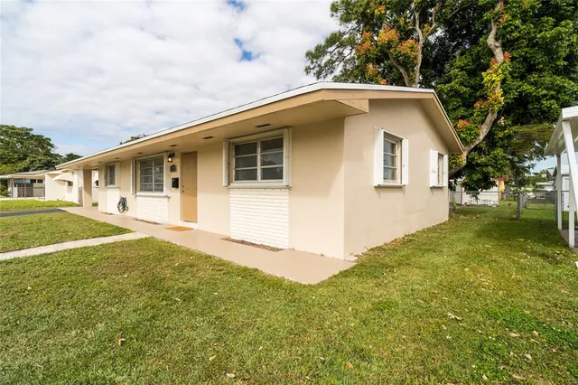 $525,000 | 6771 Southwest 10th Court, Pembroke Pines, FL 33023