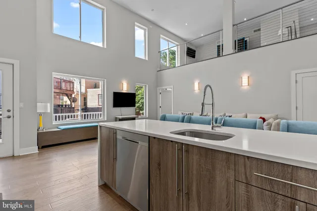 $450,000 | 1526 Ridge Avenue, Unit 4, Philadelphia, PA 19130