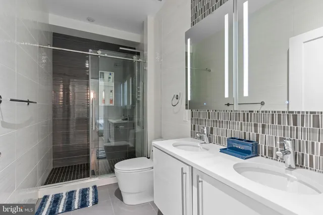 $450,000 | 1526 Ridge Avenue, Unit 4, Philadelphia, PA 19130