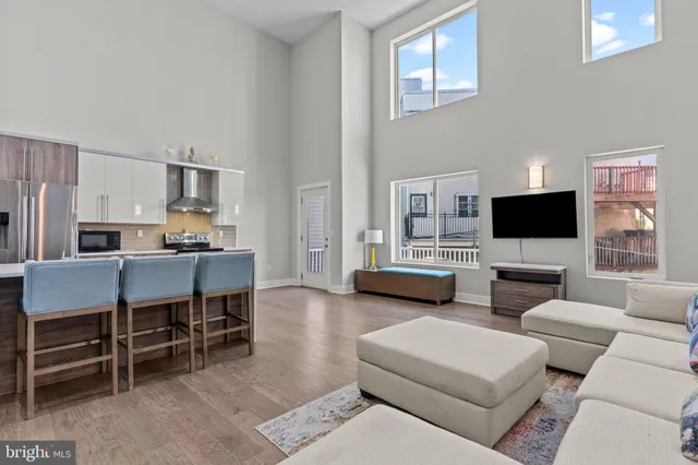 $450,000 | 1526 Ridge Avenue, Unit 4, Philadelphia, PA 19130