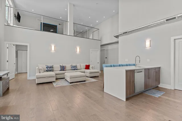 $450,000 | 1526 Ridge Avenue, Unit 4, Philadelphia, PA 19130