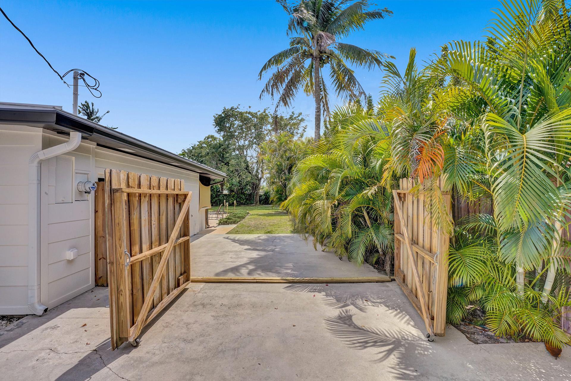 5612 Harding Street Hollywood, FL 33021 - Photo 46 of 59 DSC02512