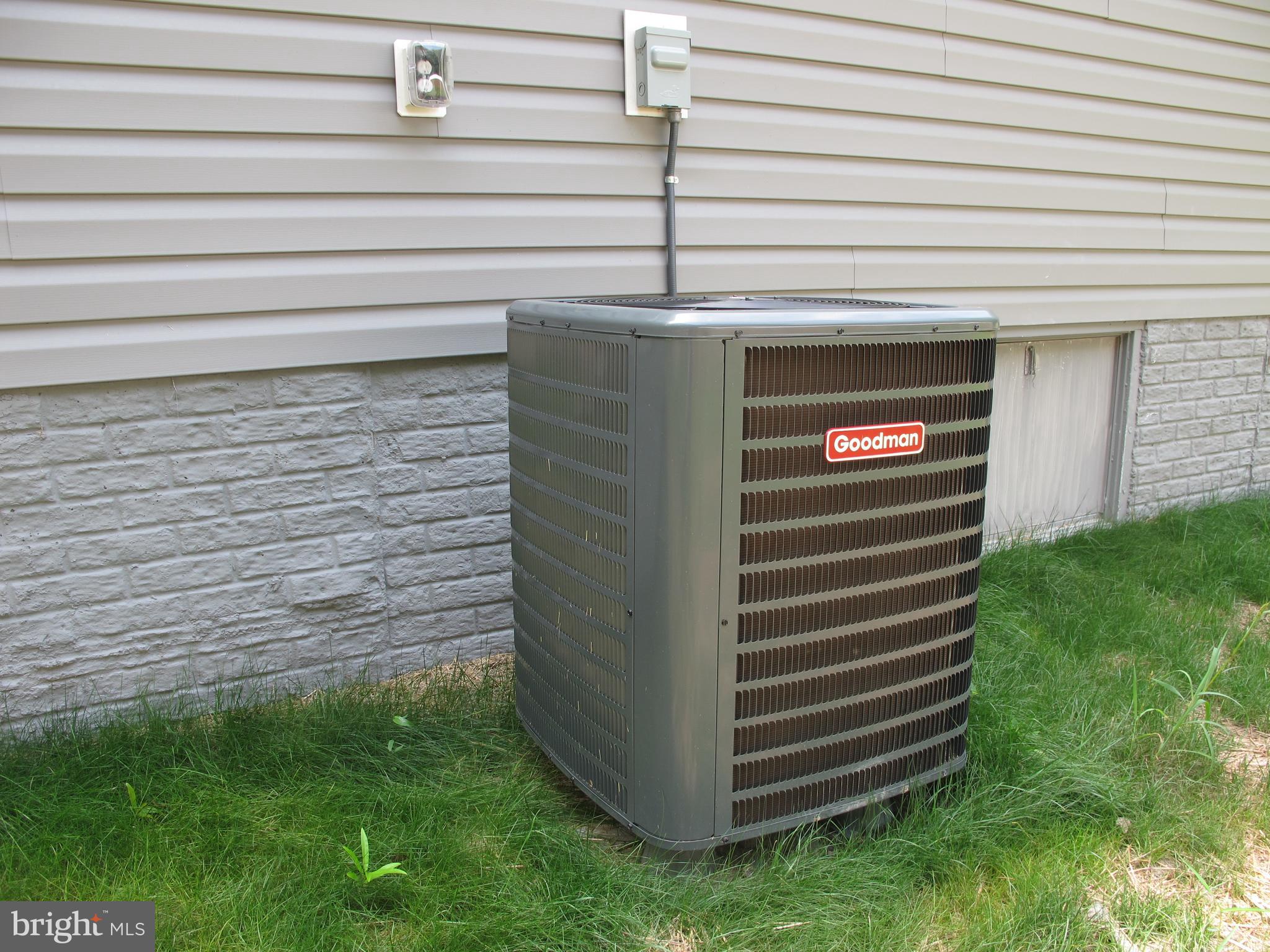 145 9th Street Colonial Beach, VA 22443 - Photo 47 of 51 a view of outdoor space and yard