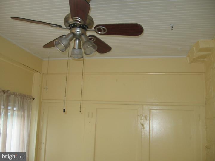 139 Wellington Road Upper Darby, PA 19082 - Photo 3 of 12