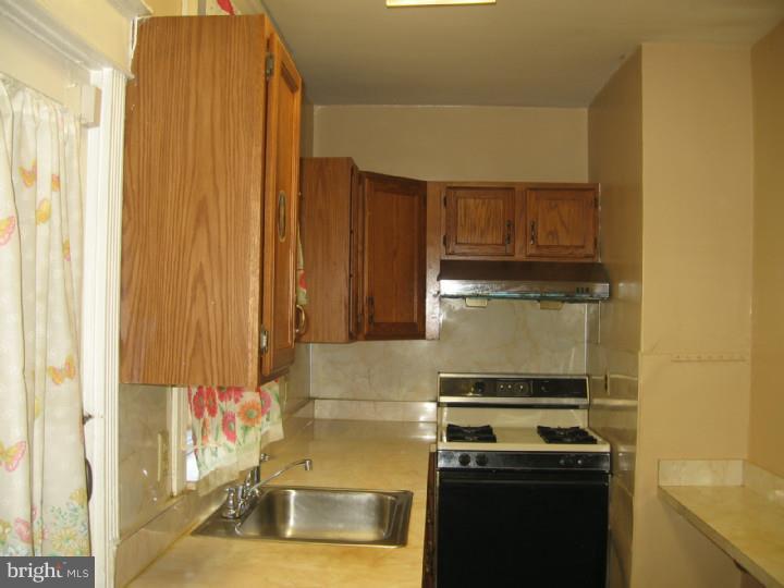 139 Wellington Road Upper Darby, PA 19082 - Photo 6 of 12