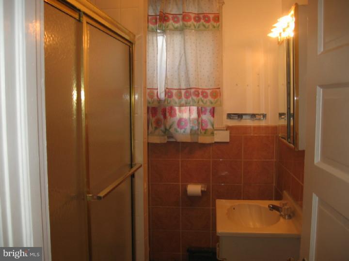 139 Wellington Road Upper Darby, PA 19082 - Photo 8 of 12