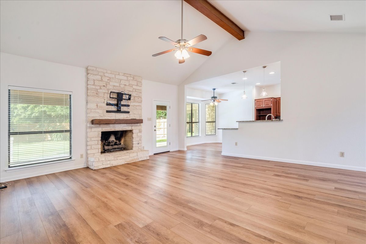 5305 Dry Wells Road Austin, TX 78749 - Photo 9 of 34