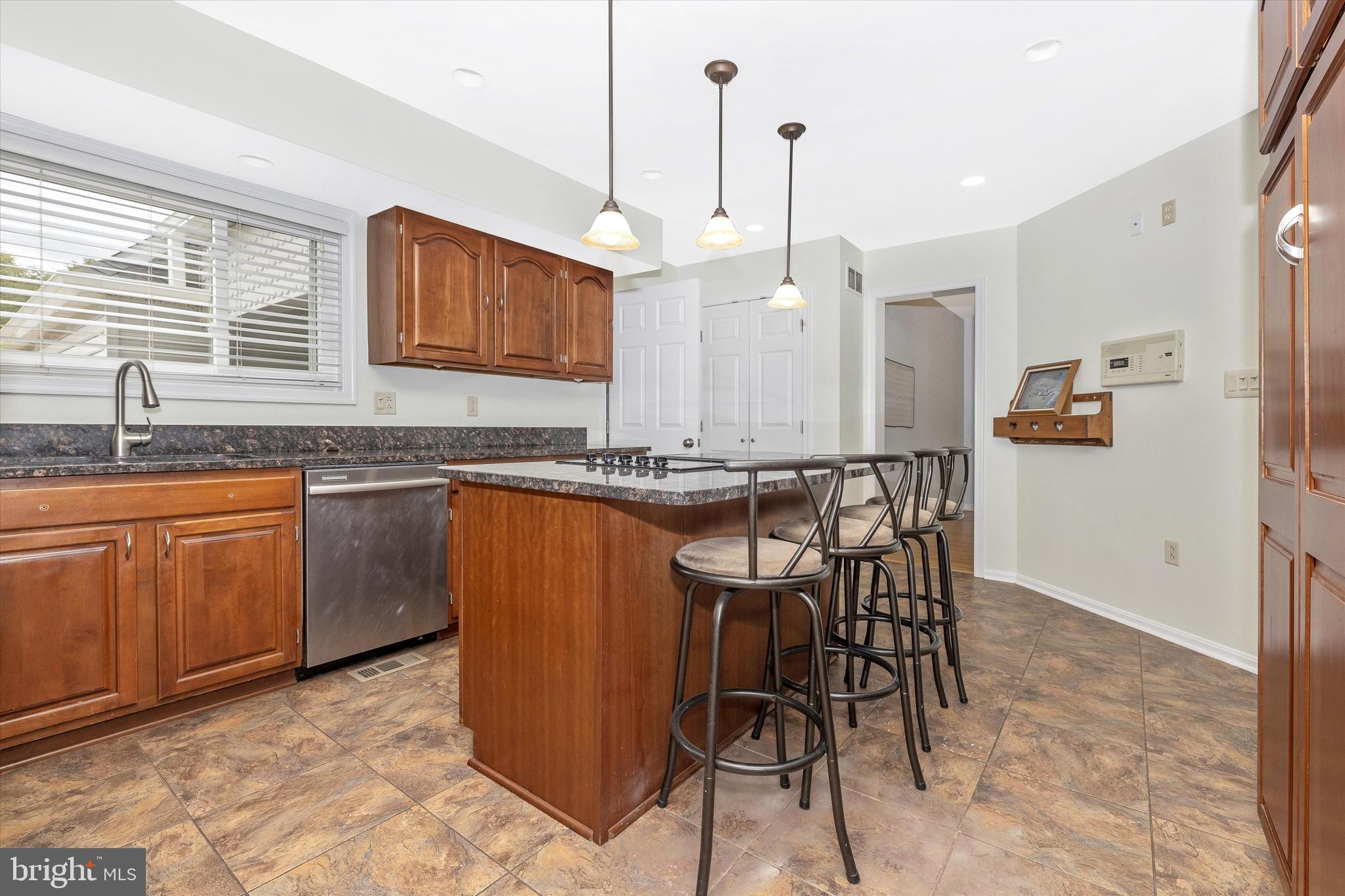 3245 Bullfrog Road Taneytown, MD 21787 - Photo 18 of 66 Kitchen with pendant lighting