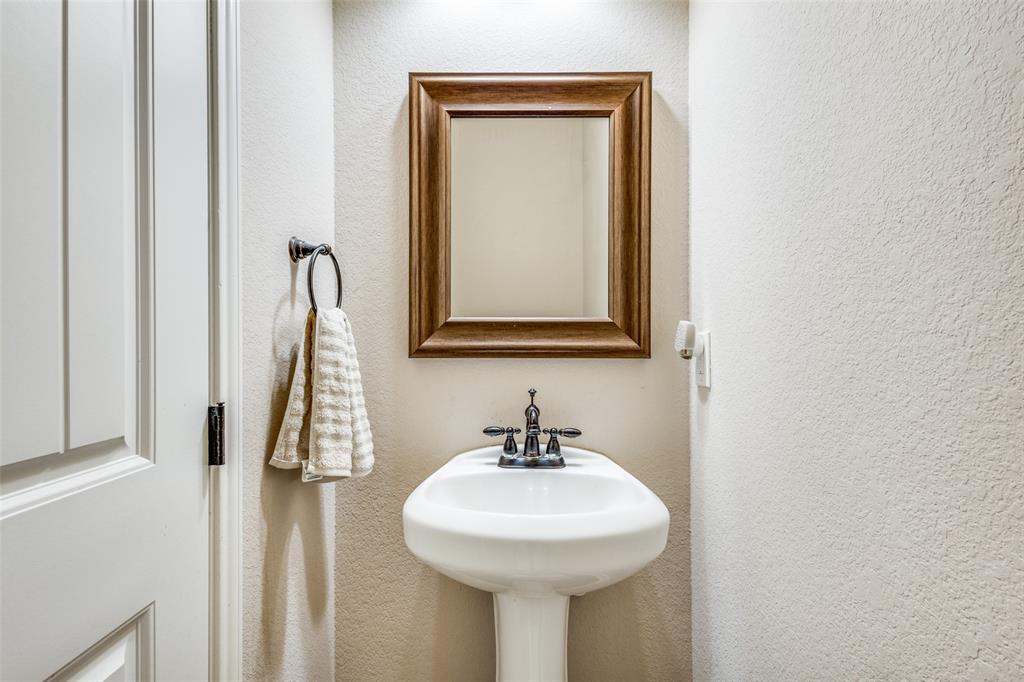 402 North Main Street Tioga, TX 76271 - Photo 14 of 24