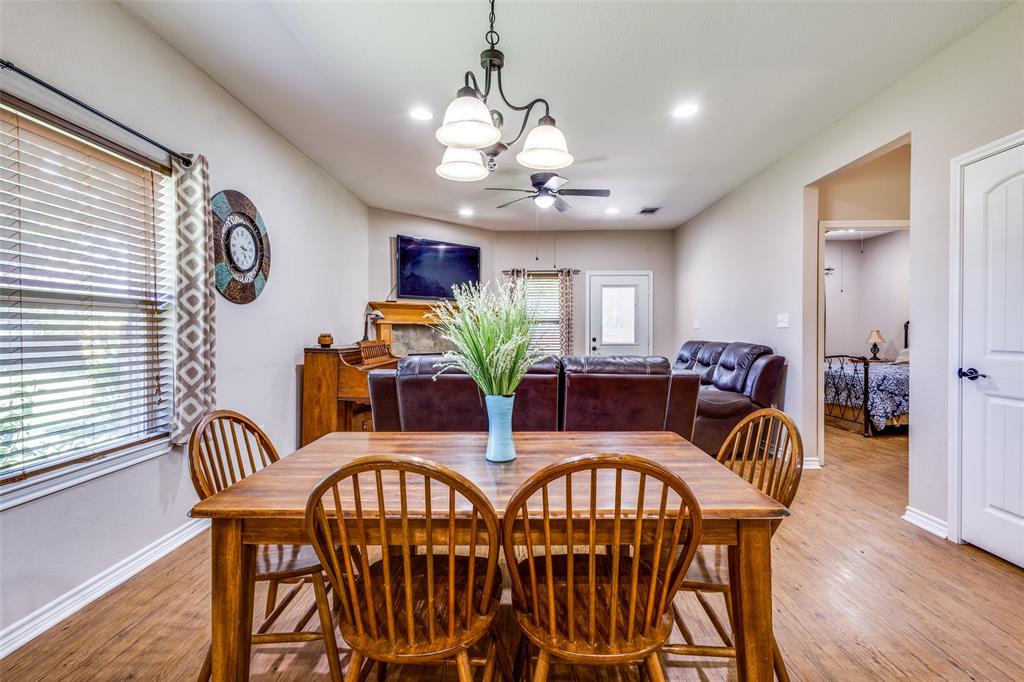 402 North Main Street Tioga, TX 76271 - Photo 4 of 24