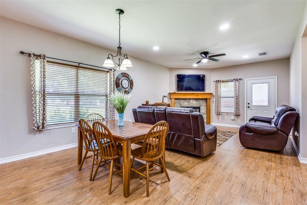 402 North Main Street Tioga, TX 76271 - Photo 4 of 24