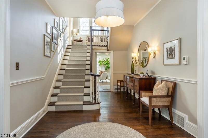 19 Hamilton Road Glen Ridge, NJ 07028 - Photo 4 of 48