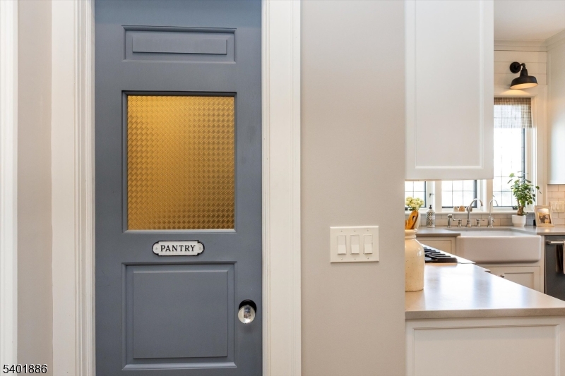 19 Hamilton Road Glen Ridge, NJ 07028 - Photo 8 of 48