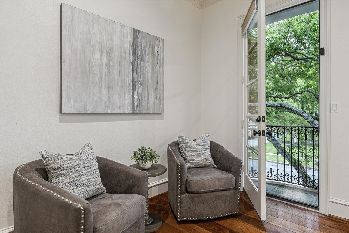 3810 Drake Street Houston, TX 77005 - Photo 22 of 48 a living room with furniture and a window