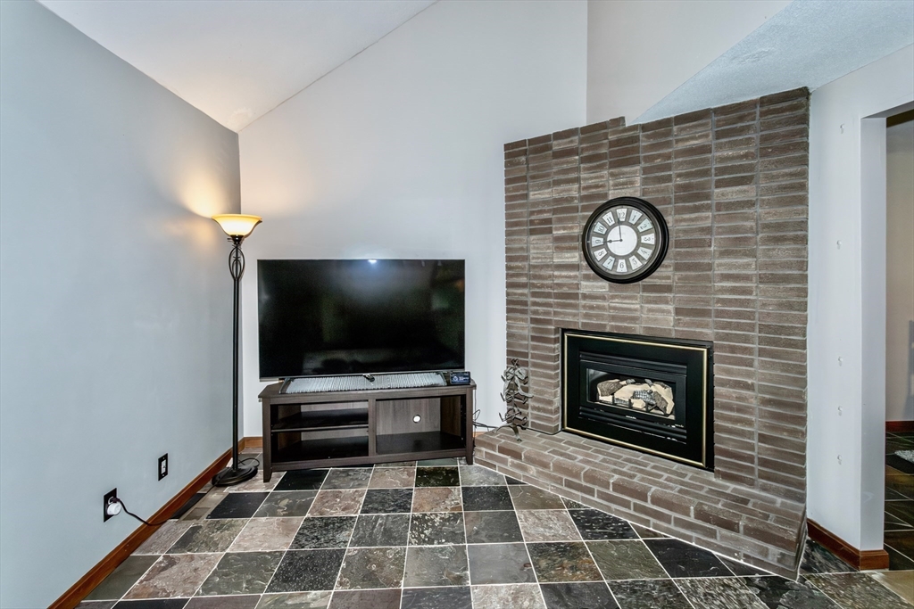 419 Southwick Road, Unit B7 Westfield, MA 01085 - Photo 6 of 38 Gallery Image 6