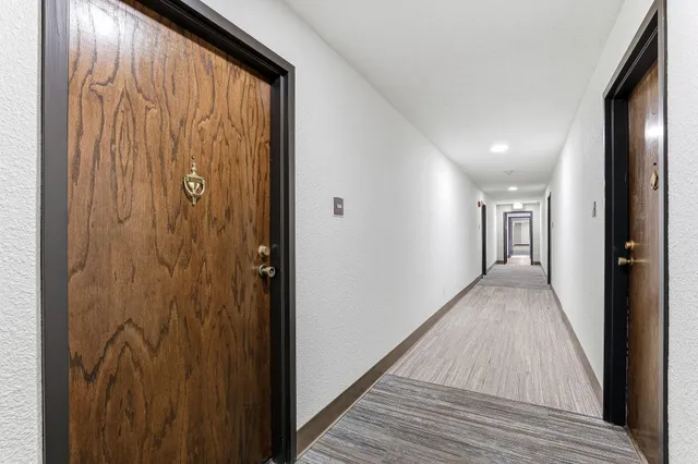 $99,900 | 4101 Parklawn Avenue, Unit 104, Edina, MN 55435