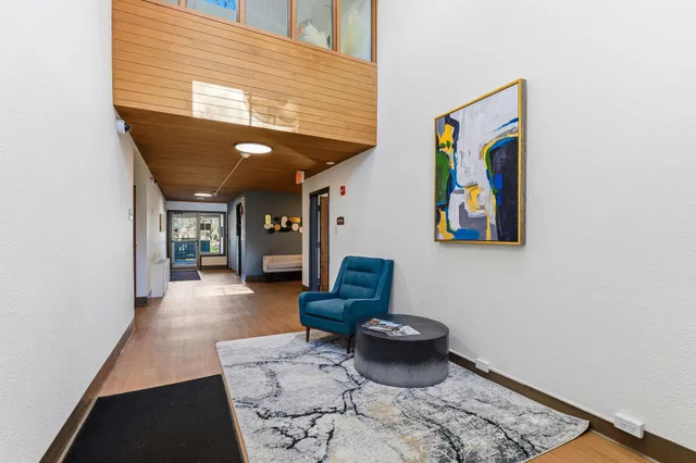 $99,900 | 4101 Parklawn Avenue, Unit 104, Edina, MN 55435