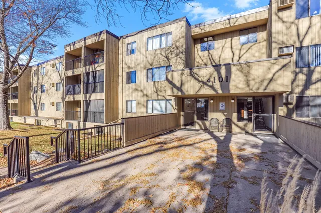 $99,900 | 4101 Parklawn Avenue, Unit 104, Edina, MN 55435