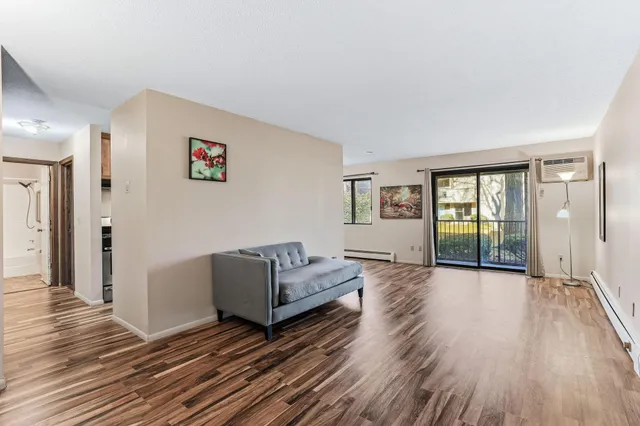 $99,900 | 4101 Parklawn Avenue, Unit 104, Edina, MN 55435