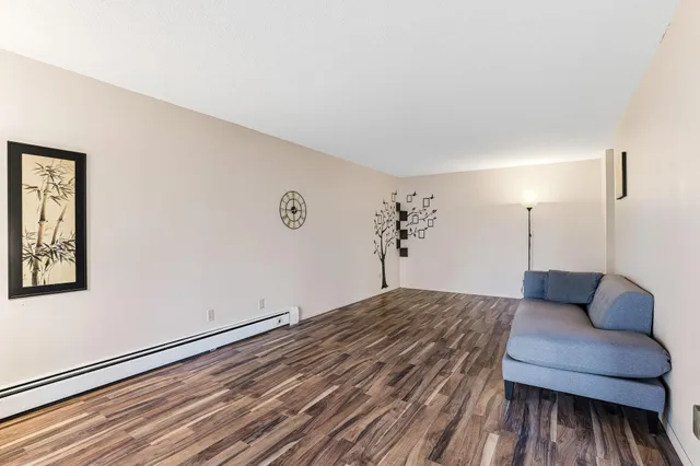 $99,900 | 4101 Parklawn Avenue, Unit 104, Edina, MN 55435