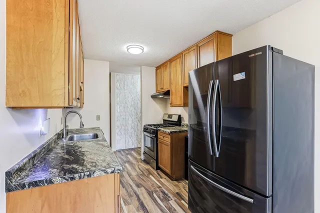 $99,900 | 4101 Parklawn Avenue, Unit 104, Edina, MN 55435
