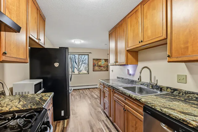 $99,900 | 4101 Parklawn Avenue, Unit 104, Edina, MN 55435