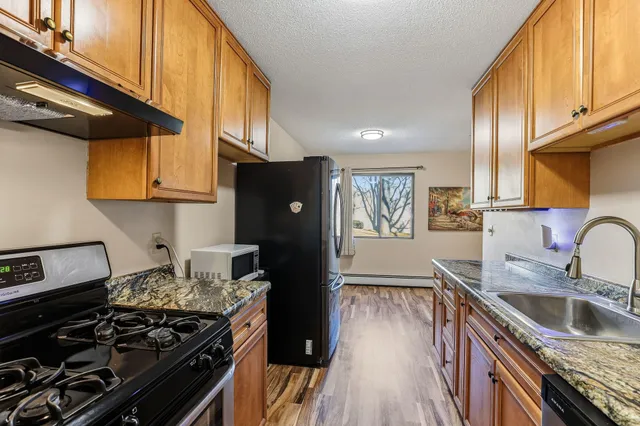 $99,900 | 4101 Parklawn Avenue, Unit 104, Edina, MN 55435