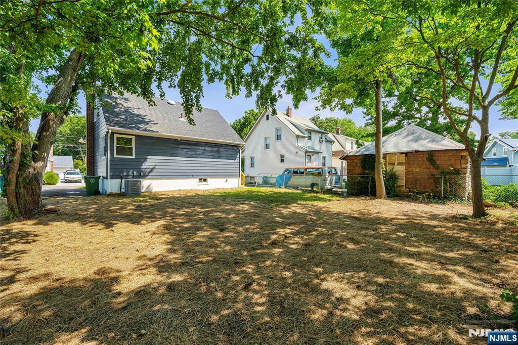 429 Wheatsheaf Road Roselle, NJ 07203 - Photo 35 of 39