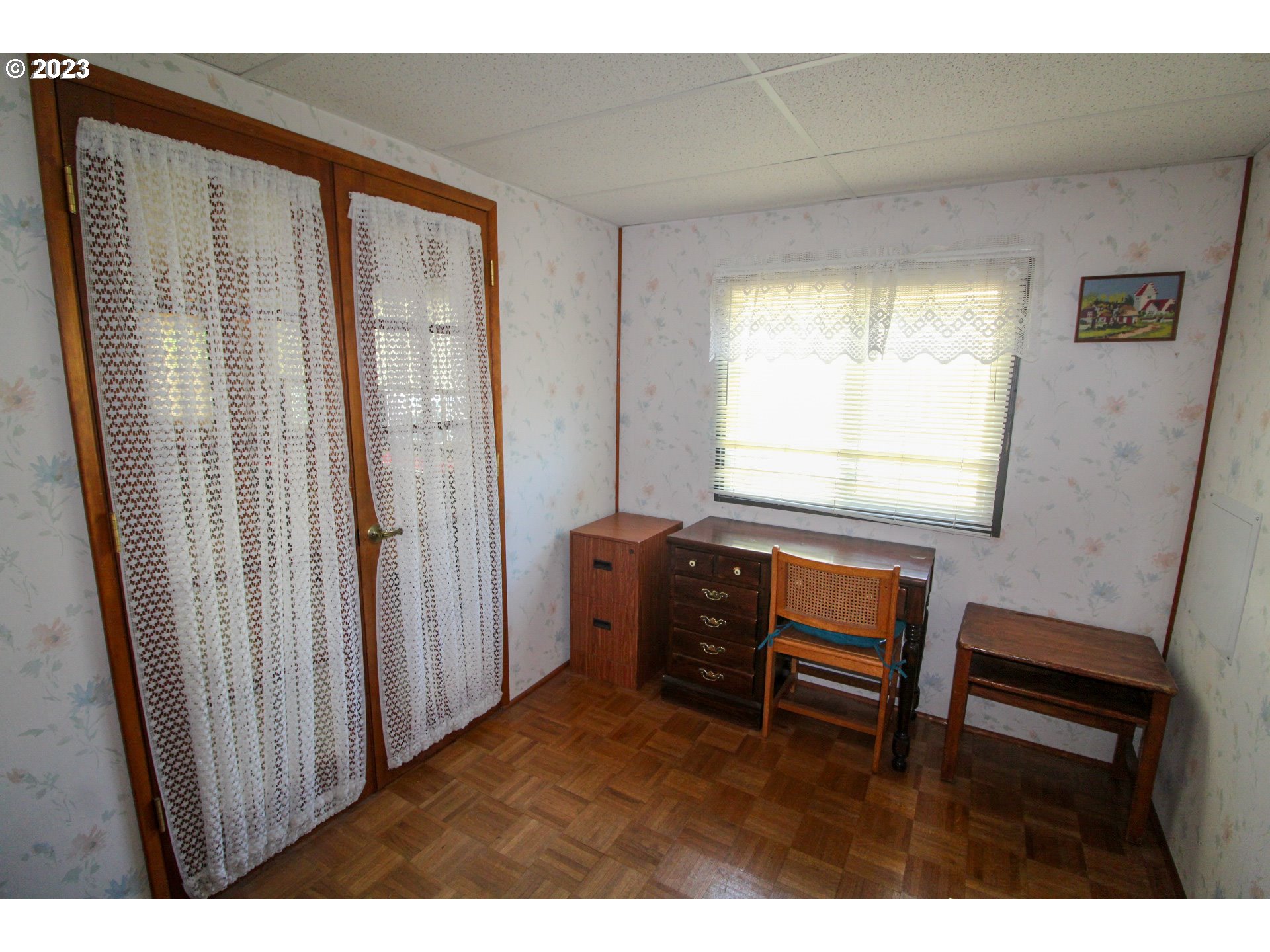 1400 Candlelight Drive, Unit 160 Eugene, OR 97402 - Photo 11 of 31 a workspace with furniture and window