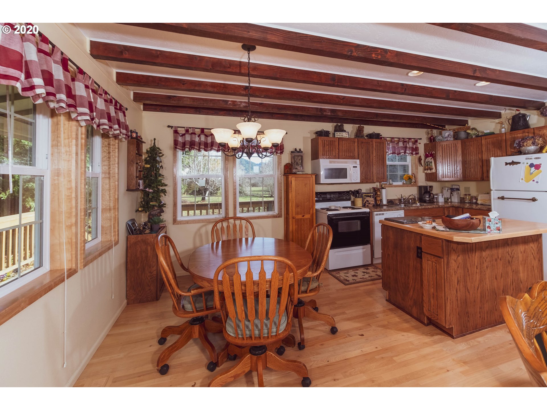 9331 Bernhardt Creek Road Mapleton, OR 97453 - Photo 9 of 32 Gallery Image 9