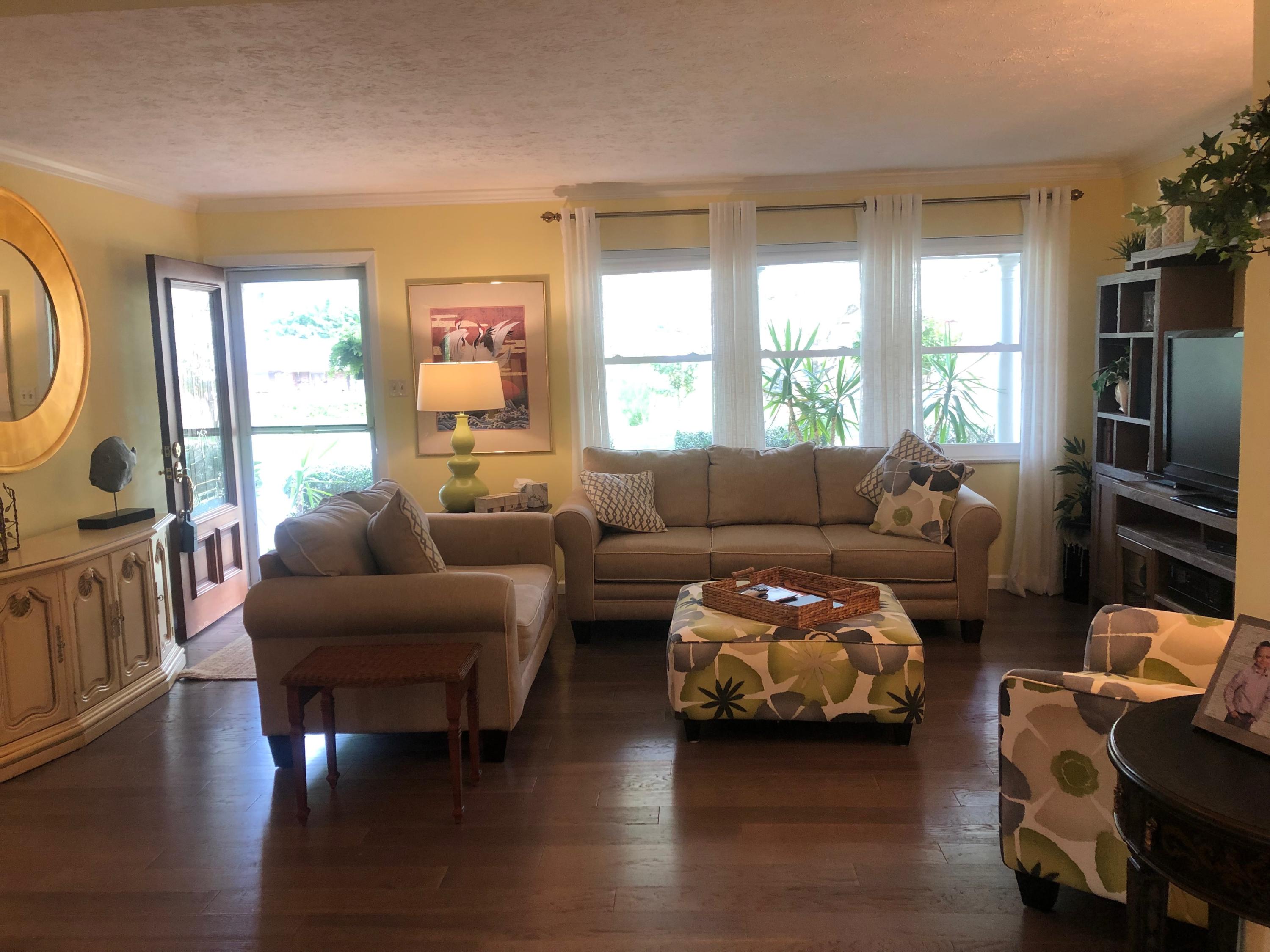 227 Chaho Road Knoxville, TN 37934 - Photo 5 of 29 Living Room