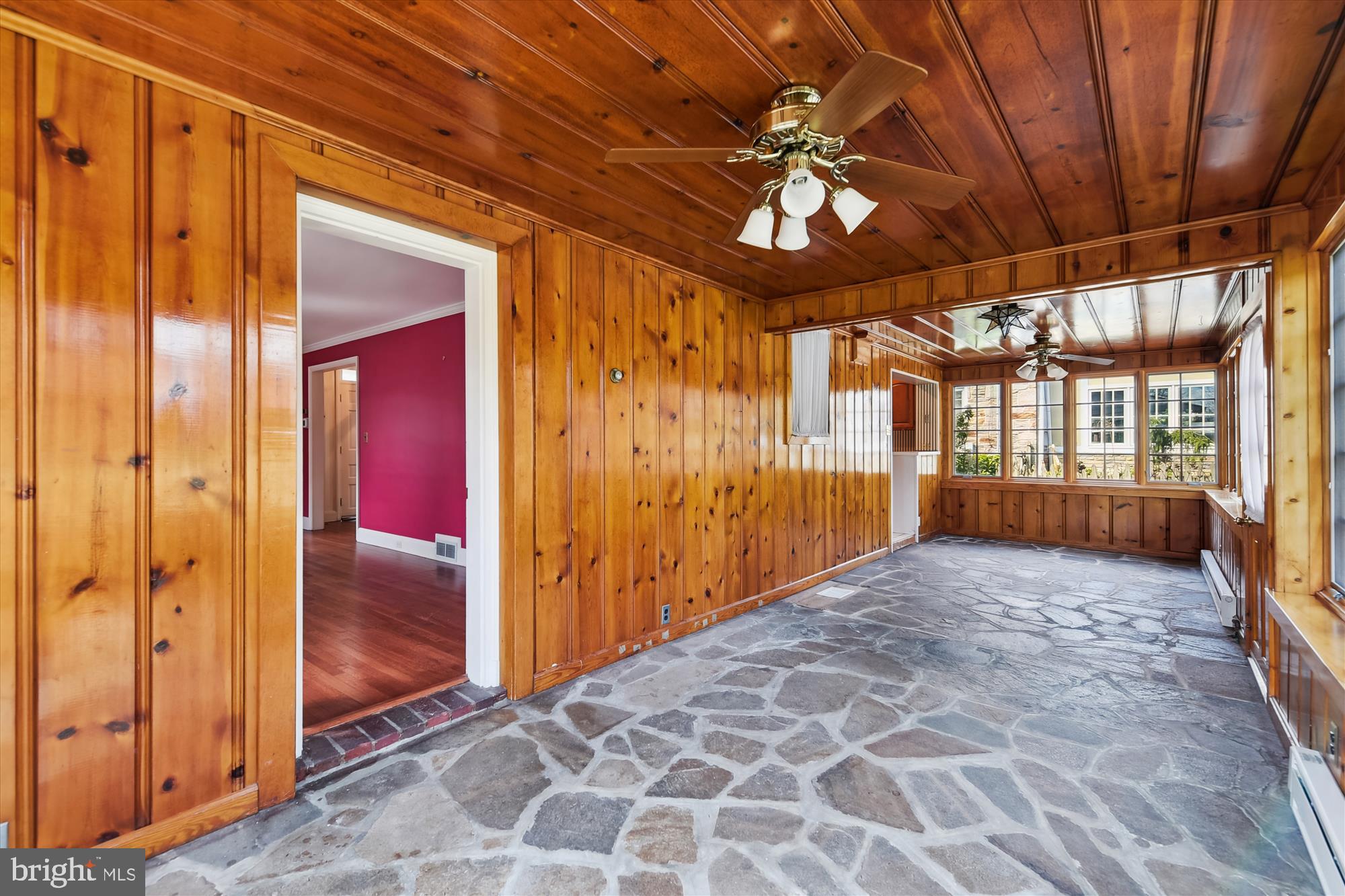 5433 Springlake Way Baltimore, MD 21212 - Photo 19 of 58 a view of entryway