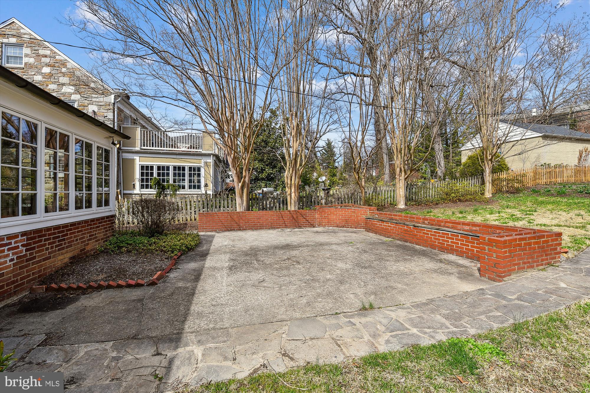 5433 Springlake Way Baltimore, MD 21212 - Photo 50 of 58 a view of a yard with plants and trees