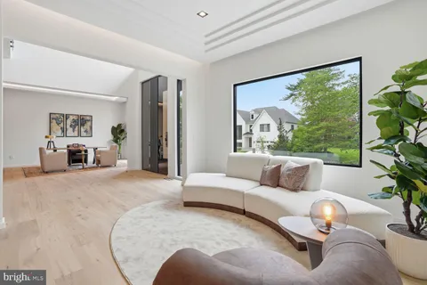 $5,695,888 | 6519 Brawner Street, McLean, VA 22101