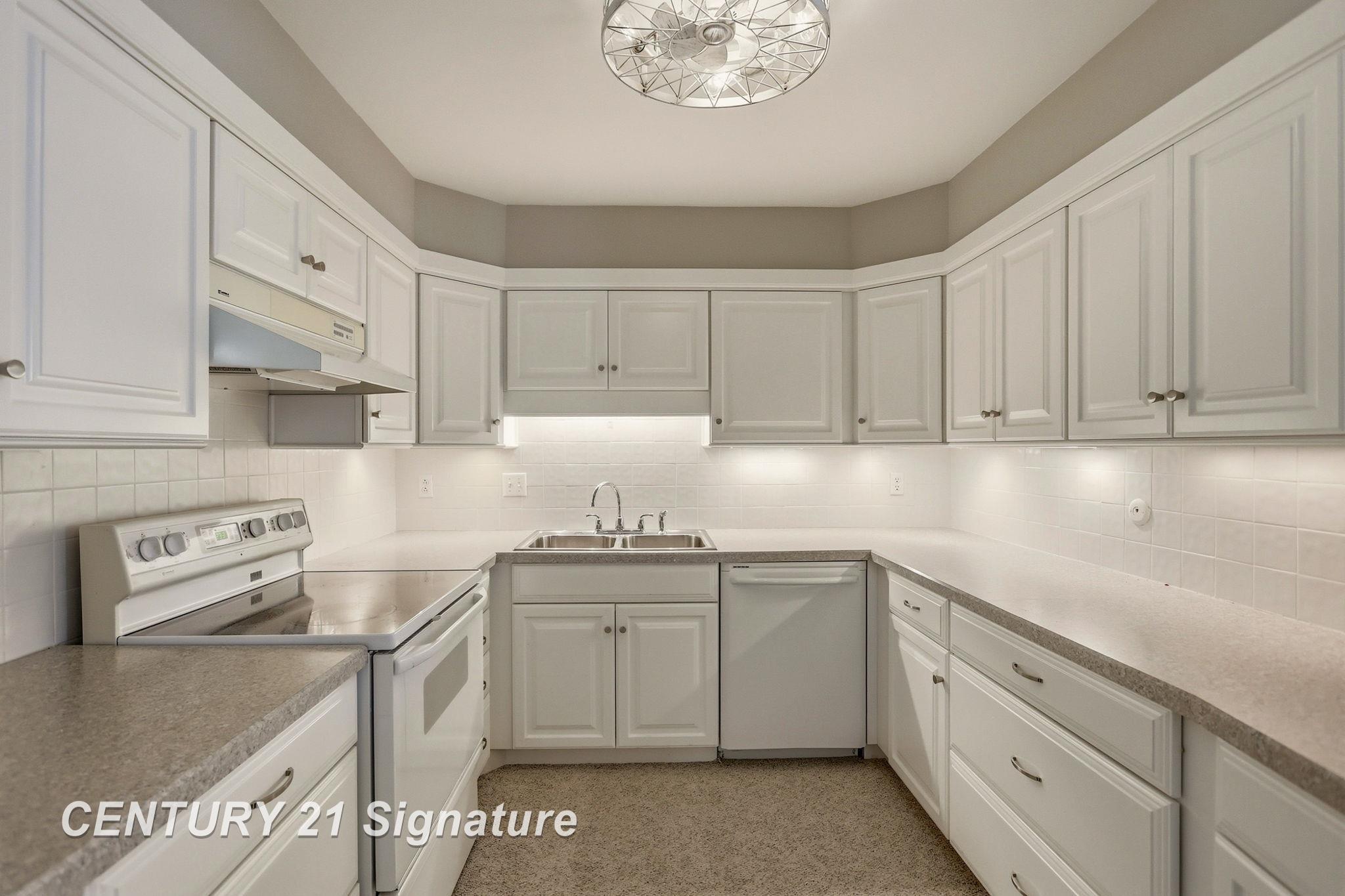 719 Kennely Road, Unit E78 Saginaw, MI 48609 - Photo 15 of 48