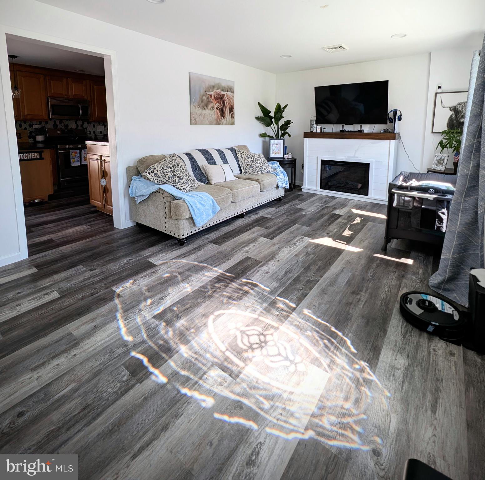 13 Pin Oak Drive Atco, NJ 08004 - Photo 3 of 13 Open living room with lots of light.