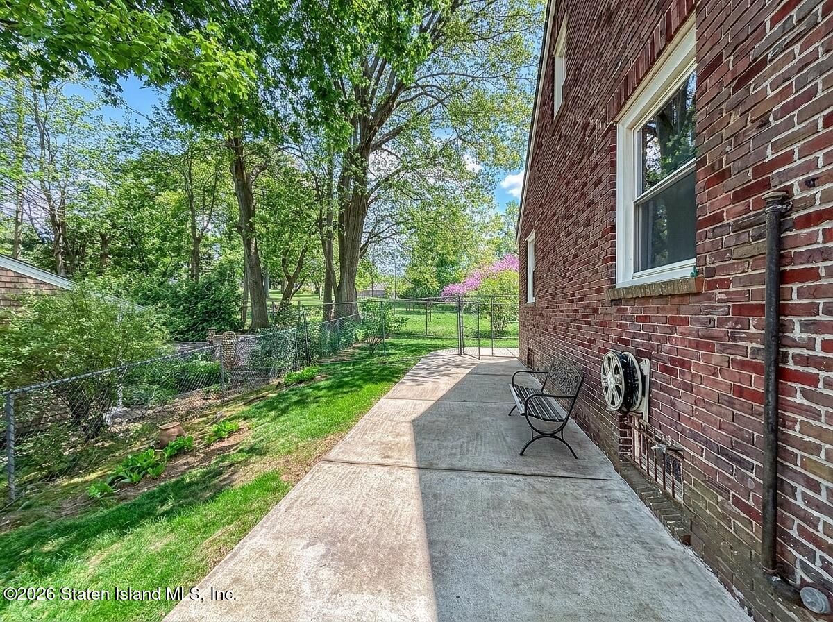 125 Sea Gate Road Staten Island, NY 10305 - Photo 24 of 27 IMG_1063