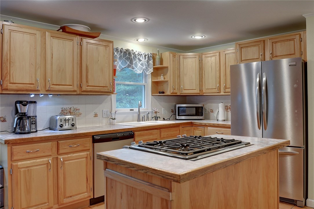 420 Gardiner Road Richmond, RI 02892 - Photo 10 of 33 Stainless Steel appliances