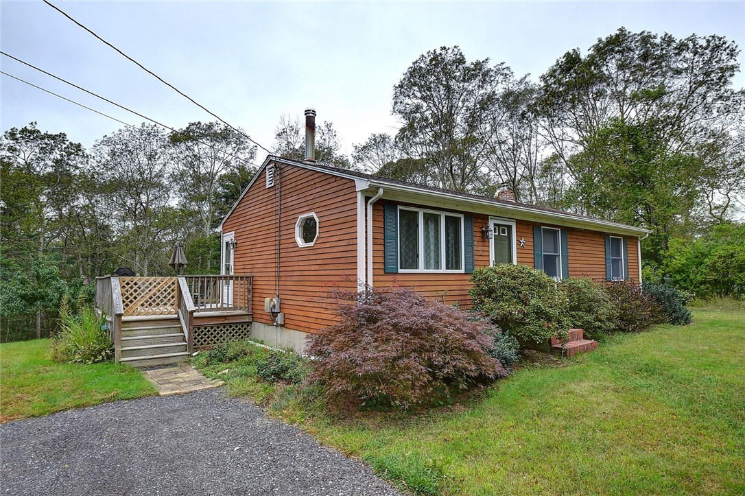 420 Gardiner Road Richmond, RI 02892 - Photo 3 of 33 Cedar Clapboard Siding
