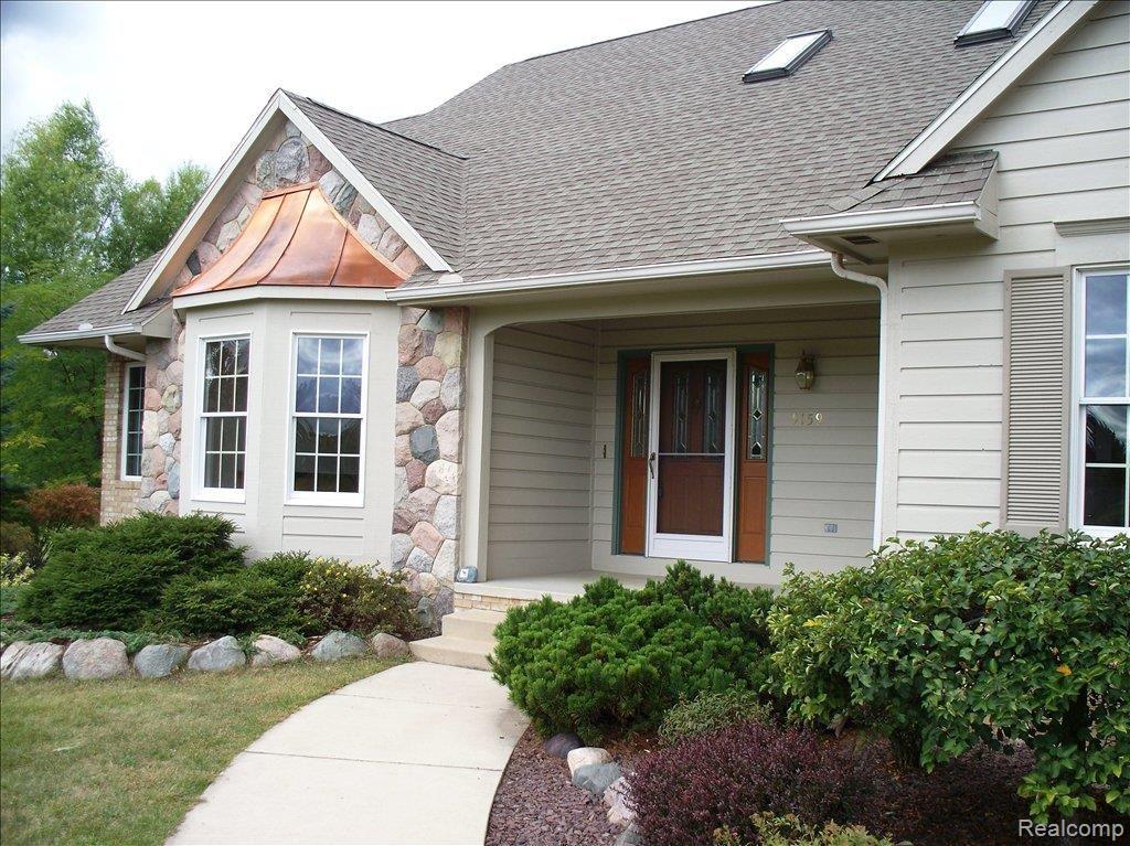 9159 Parshallville Road Fenton, MI 48430 - Photo 12 of 25 Front entrance