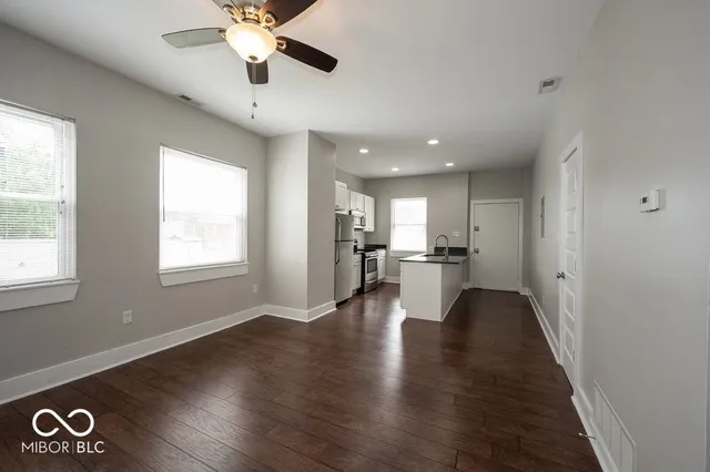 $949 | 2029 North College Avenue, Unit G, Indianapolis, IN 46202