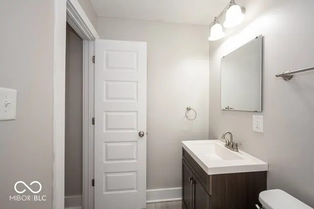 $949 | 2029 North College Avenue, Unit G, Indianapolis, IN 46202