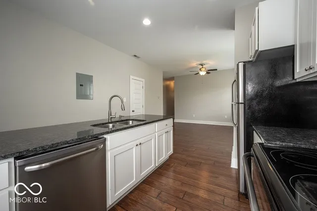 $949 | 2029 North College Avenue, Unit G, Indianapolis, IN 46202