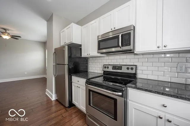 $949 | 2029 North College Avenue, Unit G, Indianapolis, IN 46202