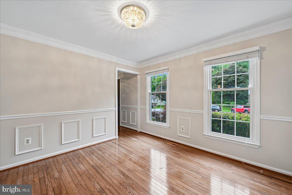 7592 Ruxton Drive Springfield, VA 22153 - Photo 3 of 72