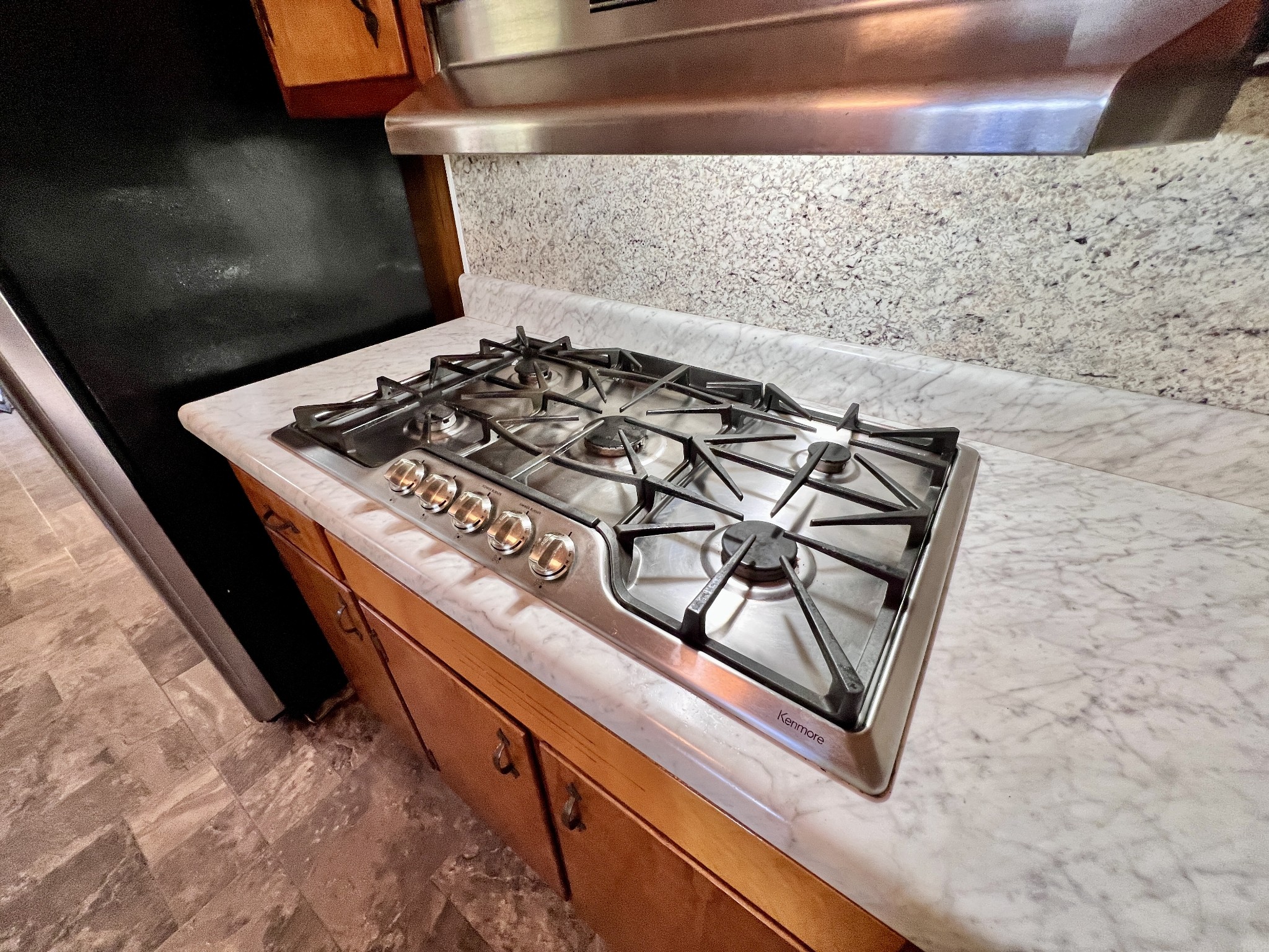 329 Valley View Road Dover, TN 37058 - Photo 21 of 35 a close view of stove top oven