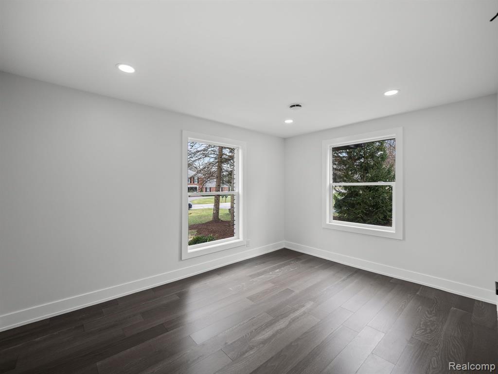 1081 Top View Road Bloomfield Hills, MI 48304 - Photo 25 of 26