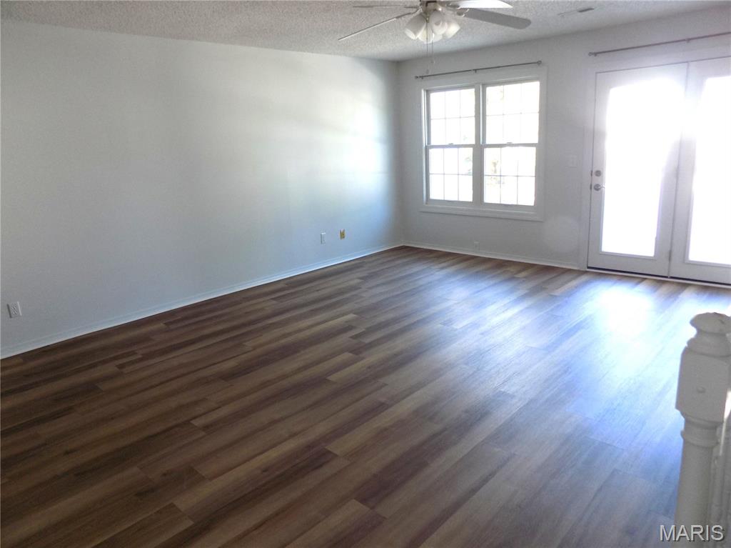 1003 Condo Drive Rolla, MO 65401 - Photo 2 of 24