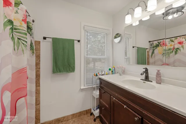 $2,000 | 405 North Bridge Street, Yorkville, IL 60560